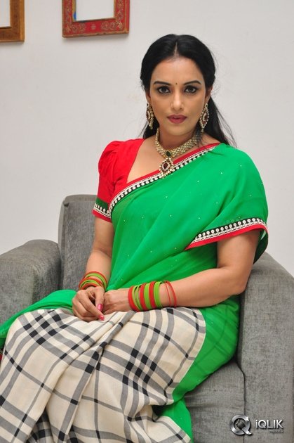 Shwetha-Menon-at-She-Movie-On-Location-Press-Meet